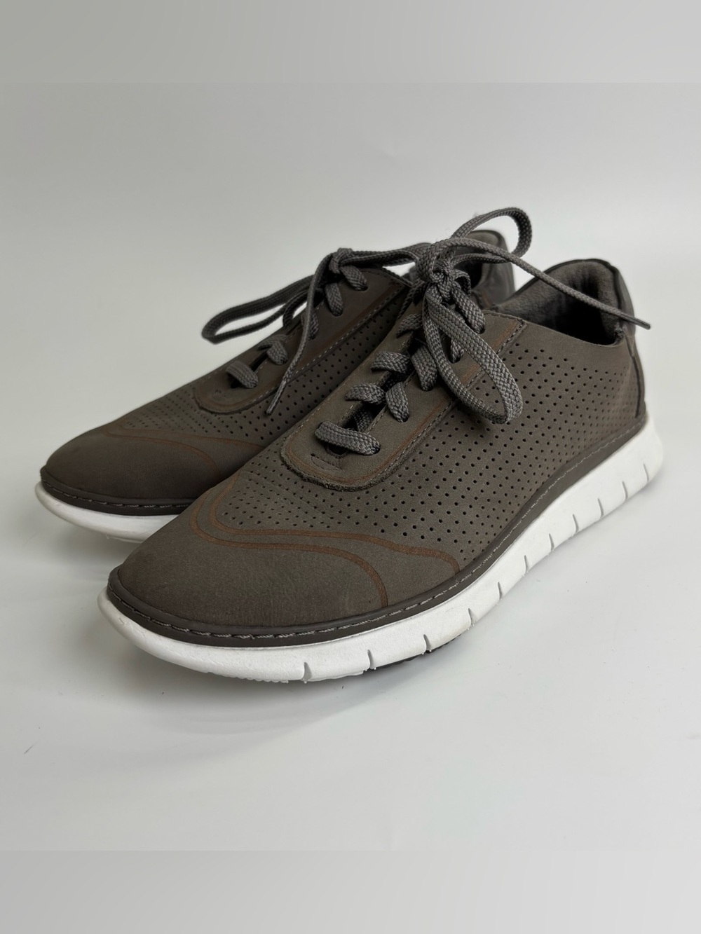 Vionic Fresh Riley lace up sneakers 7 gray suede comfort walking lightweight